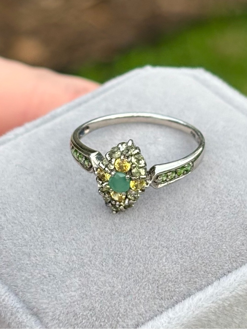 Stunning Genuine Emerald and Peridot gemstones 925 sterling Silver Ring Size 7 - Picture 6 of 11
